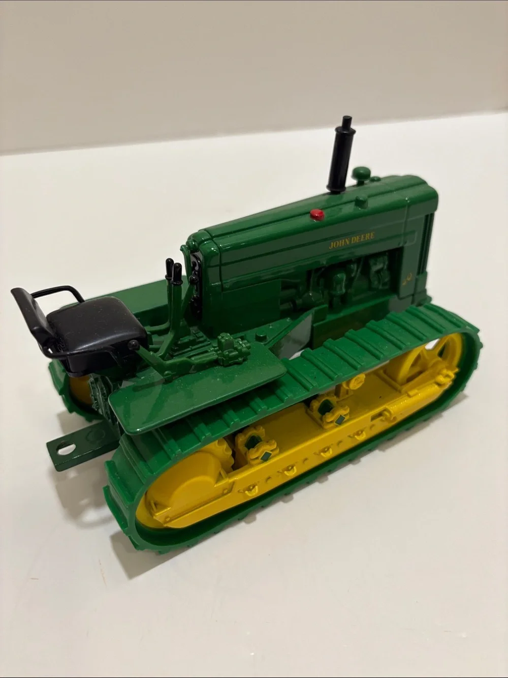 Ertl John Deere model 40 Crawler Tractor 1/16 scale.